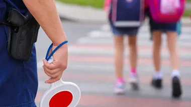 Sierżant Borsuk w szkole - policjanci uczyli dzieci bezpiecznej drogi